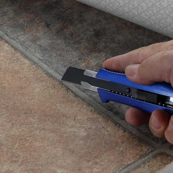 Cutter reforzado 18 mm SK2H cuerpo aluminio ALYCO