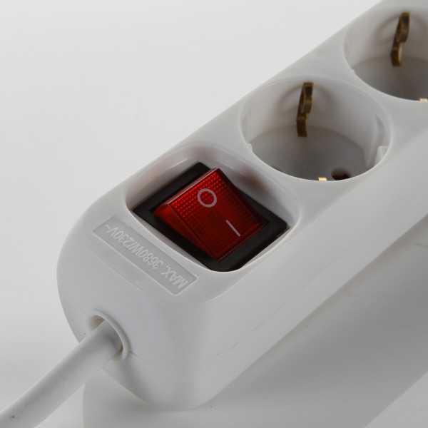 Base múltiple con interruptor 3 enchufes cable 3 m ALYCO
