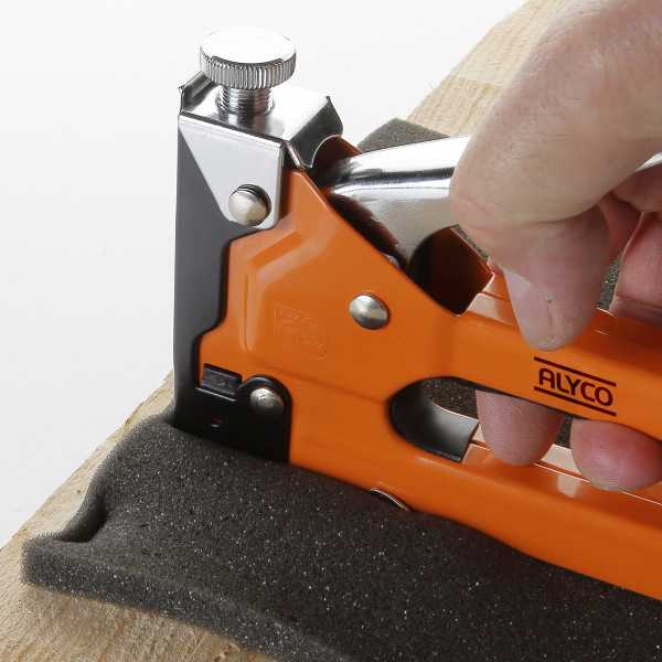 Grapadora manual con 600 grapas ALYCO ORANGE